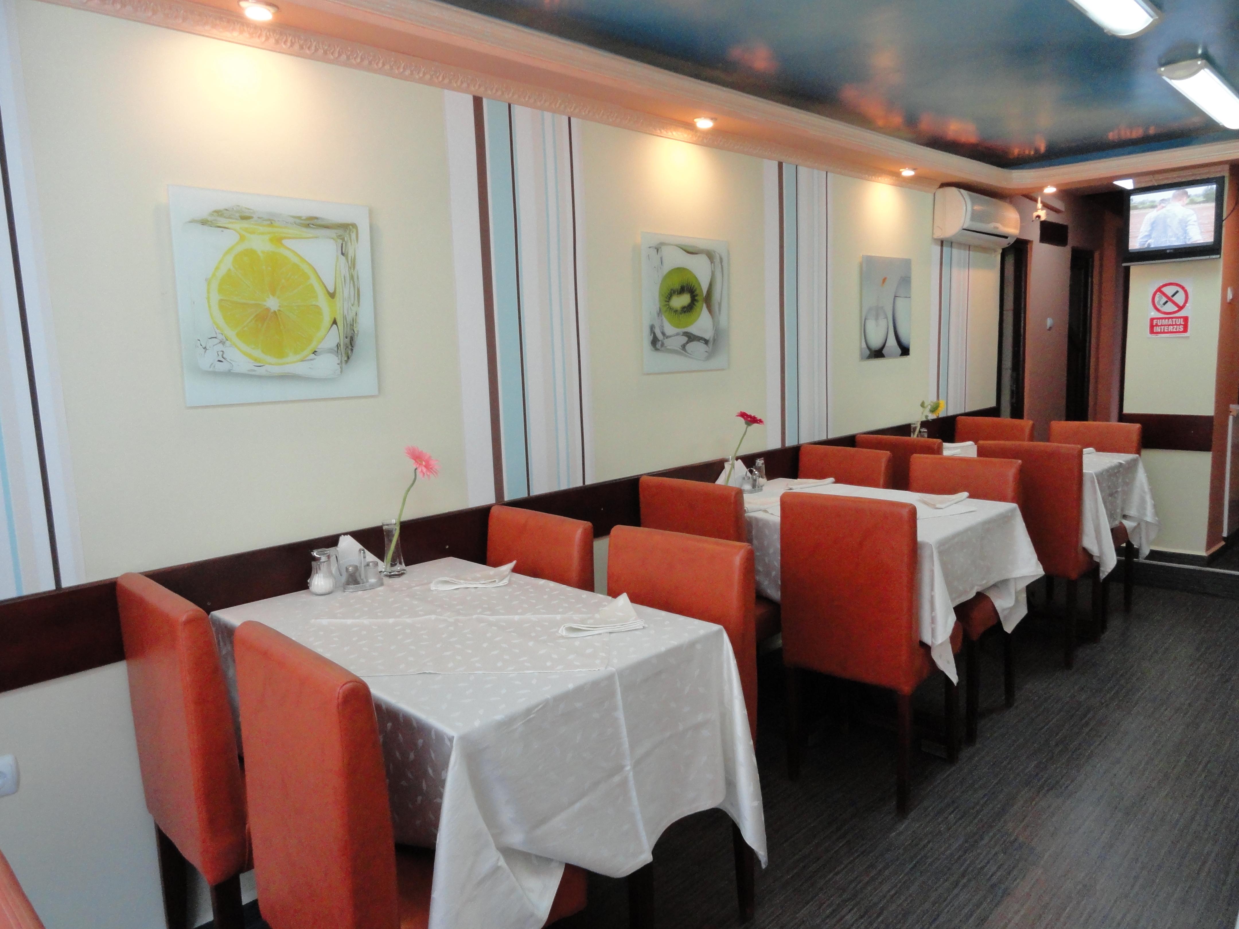 Relax Comfort Suites Hotel Bucharest Restoran gambar